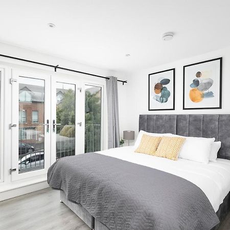 Skyvillion - London Enfield Chase Apartments With Parking & Wifi Esterno foto