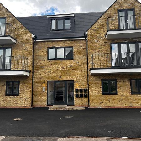Skyvillion - London Enfield Chase Apartments With Parking & Wifi Esterno foto