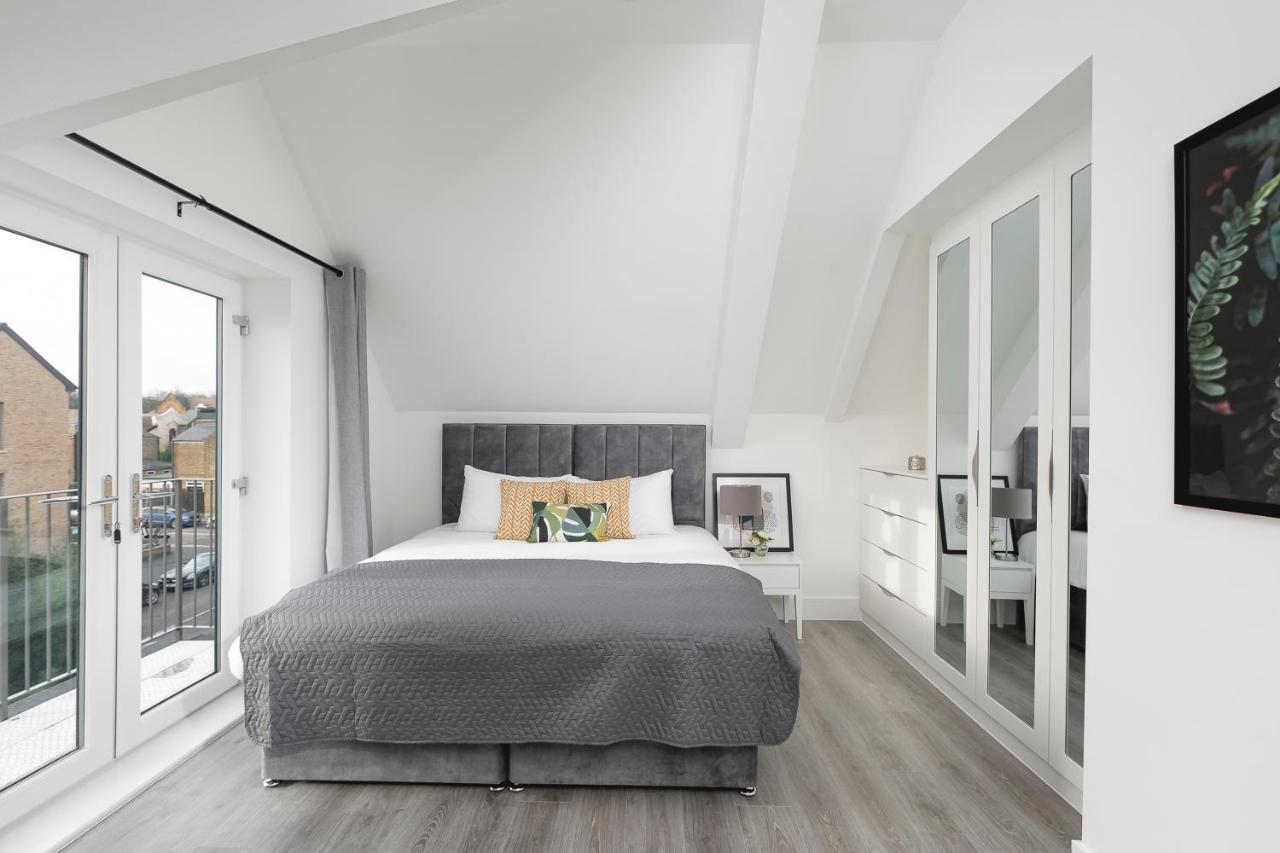 Skyvillion - London Enfield Chase Apartments With Parking & Wifi Esterno foto