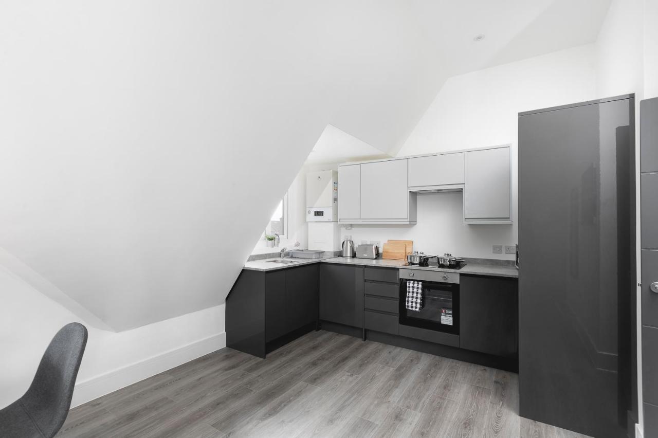 Skyvillion - London Enfield Chase Apartments With Parking & Wifi Esterno foto