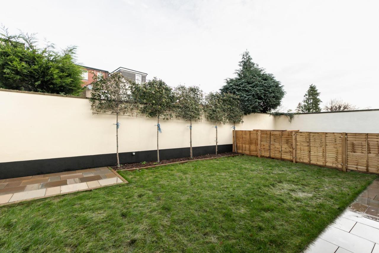 Skyvillion - London Enfield Chase Apartments With Parking & Wifi Esterno foto