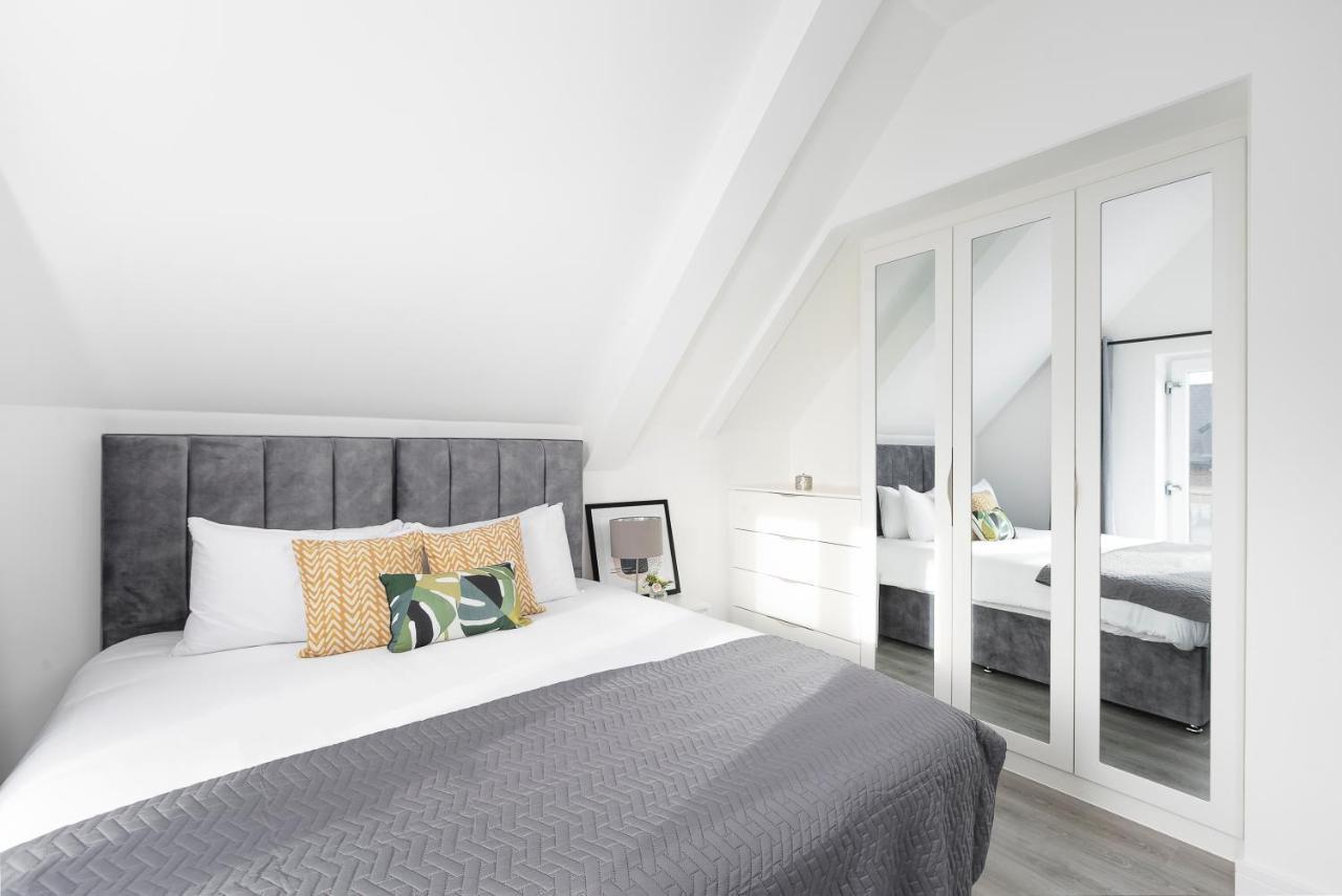 Skyvillion - London Enfield Chase Apartments With Parking & Wifi Esterno foto