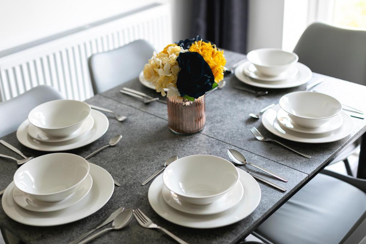 Skyvillion - London Enfield Chase Apartments With Parking & Wifi Esterno foto