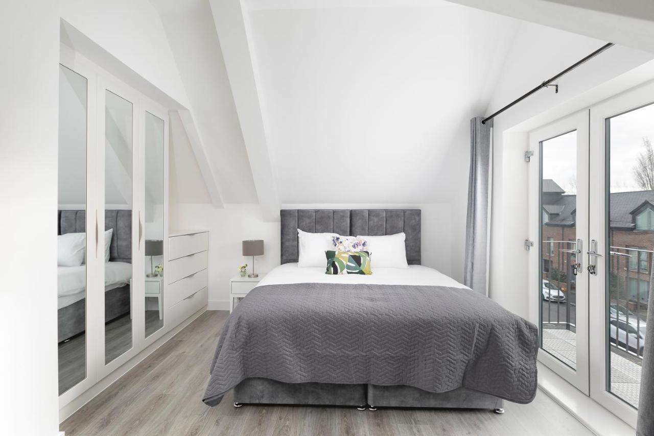 Skyvillion - London Enfield Chase Apartments With Parking & Wifi Esterno foto