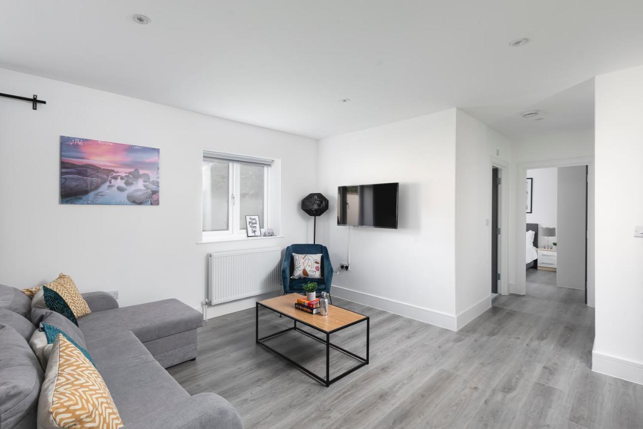 Skyvillion - London Enfield Chase Apartments With Parking & Wifi Esterno foto