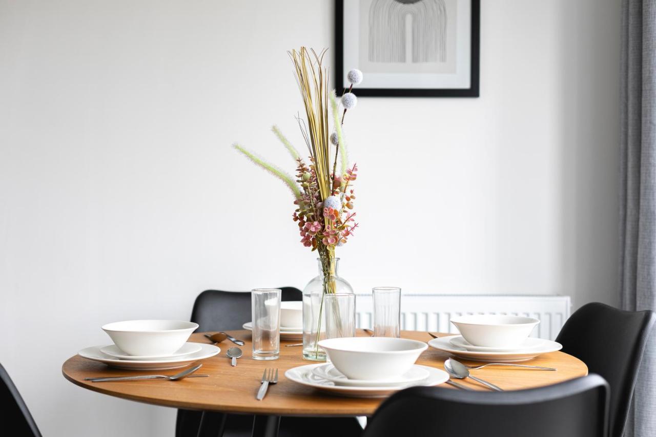 Skyvillion - London Enfield Chase Apartments With Parking & Wifi Esterno foto