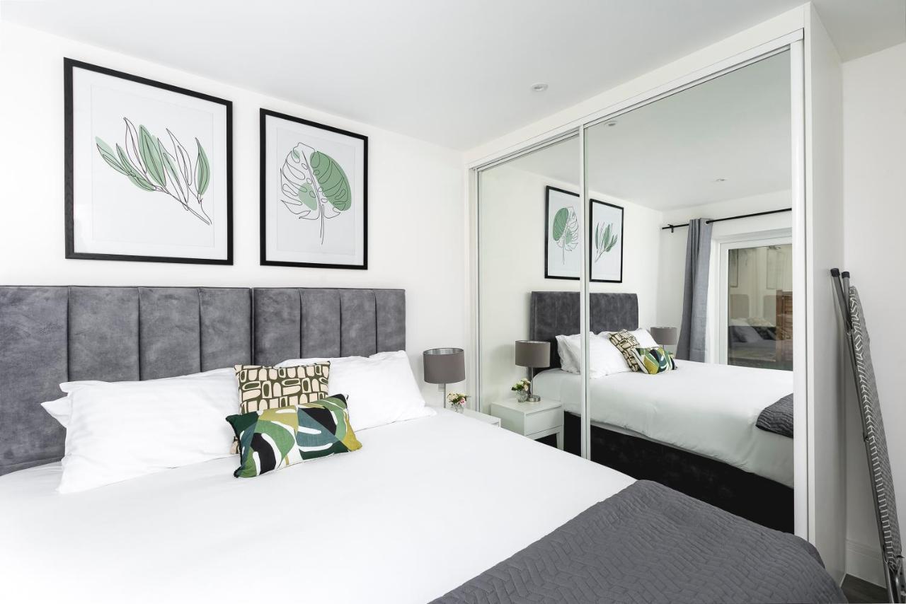 Skyvillion - London Enfield Chase Apartments With Parking & Wifi Esterno foto