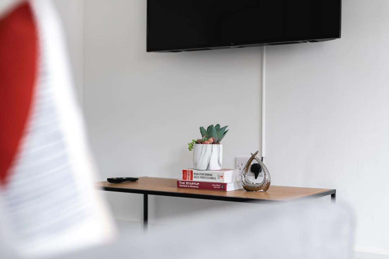 Skyvillion - London Enfield Chase Apartments With Parking & Wifi Esterno foto