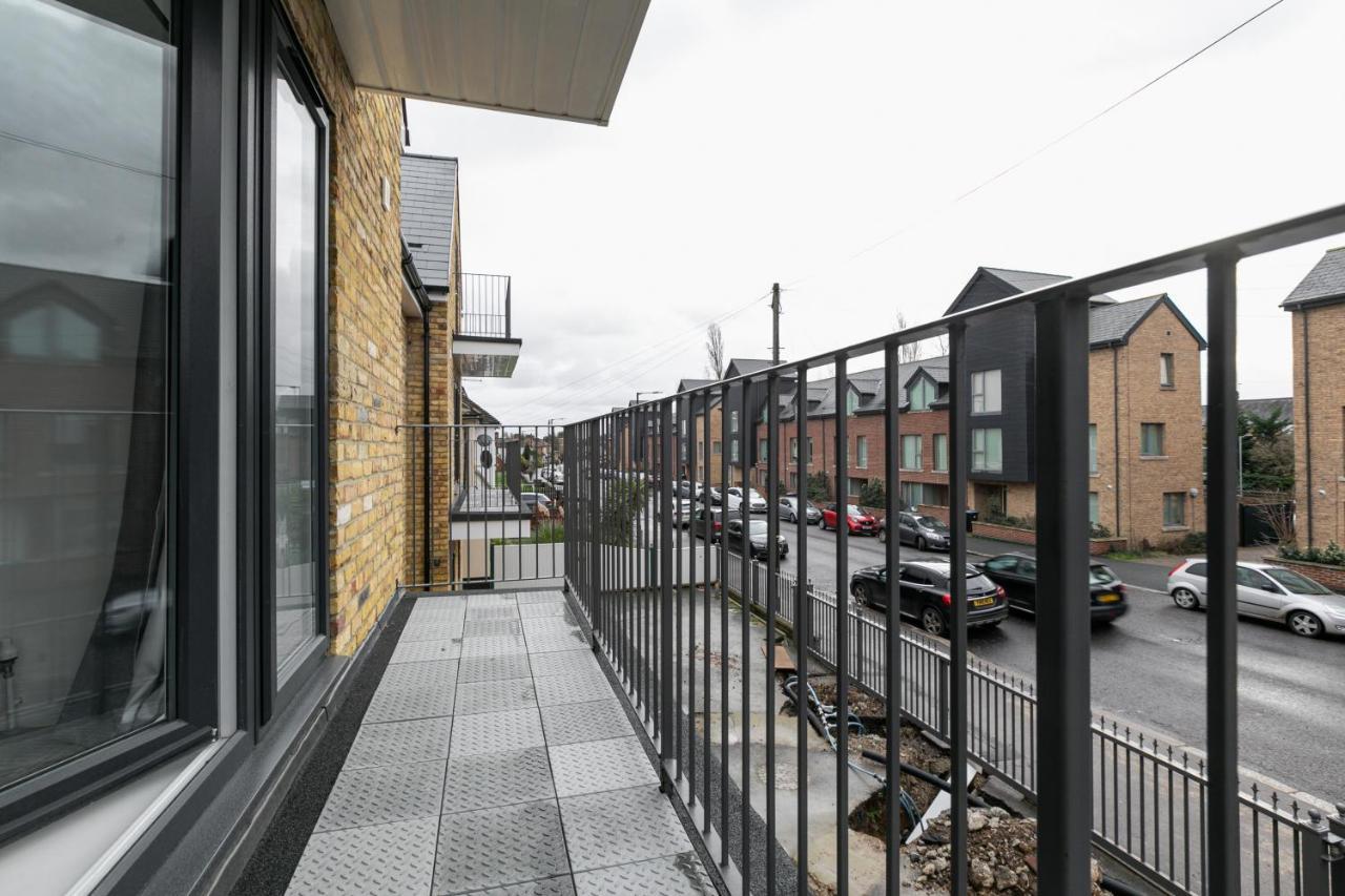 Skyvillion - London Enfield Chase Apartments With Parking & Wifi Esterno foto