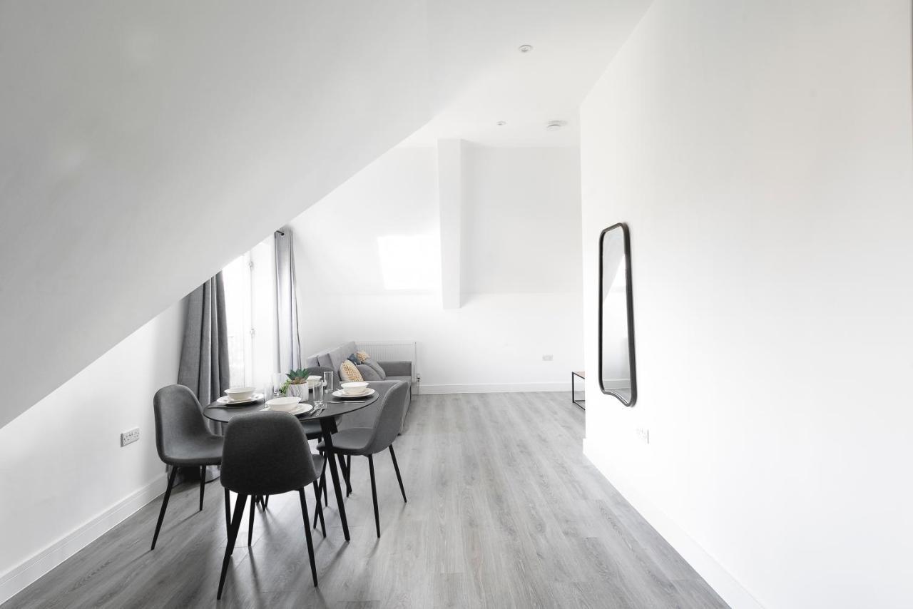 Skyvillion - London Enfield Chase Apartments With Parking & Wifi Esterno foto