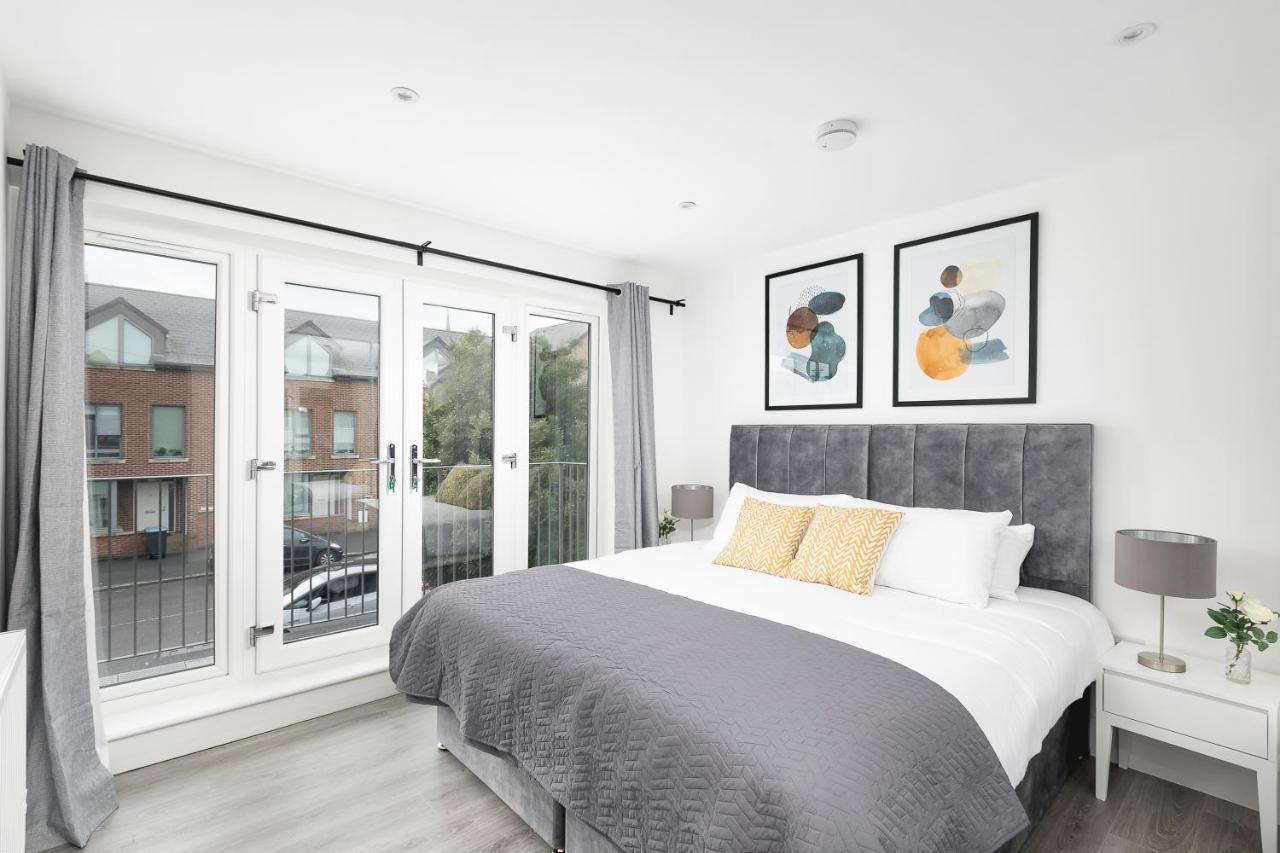 Skyvillion - London Enfield Chase Apartments With Parking & Wifi Esterno foto