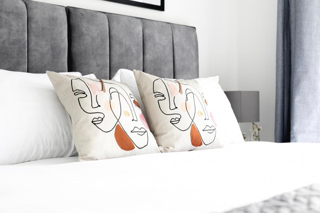 Skyvillion - London Enfield Chase Apartments With Parking & Wifi Esterno foto