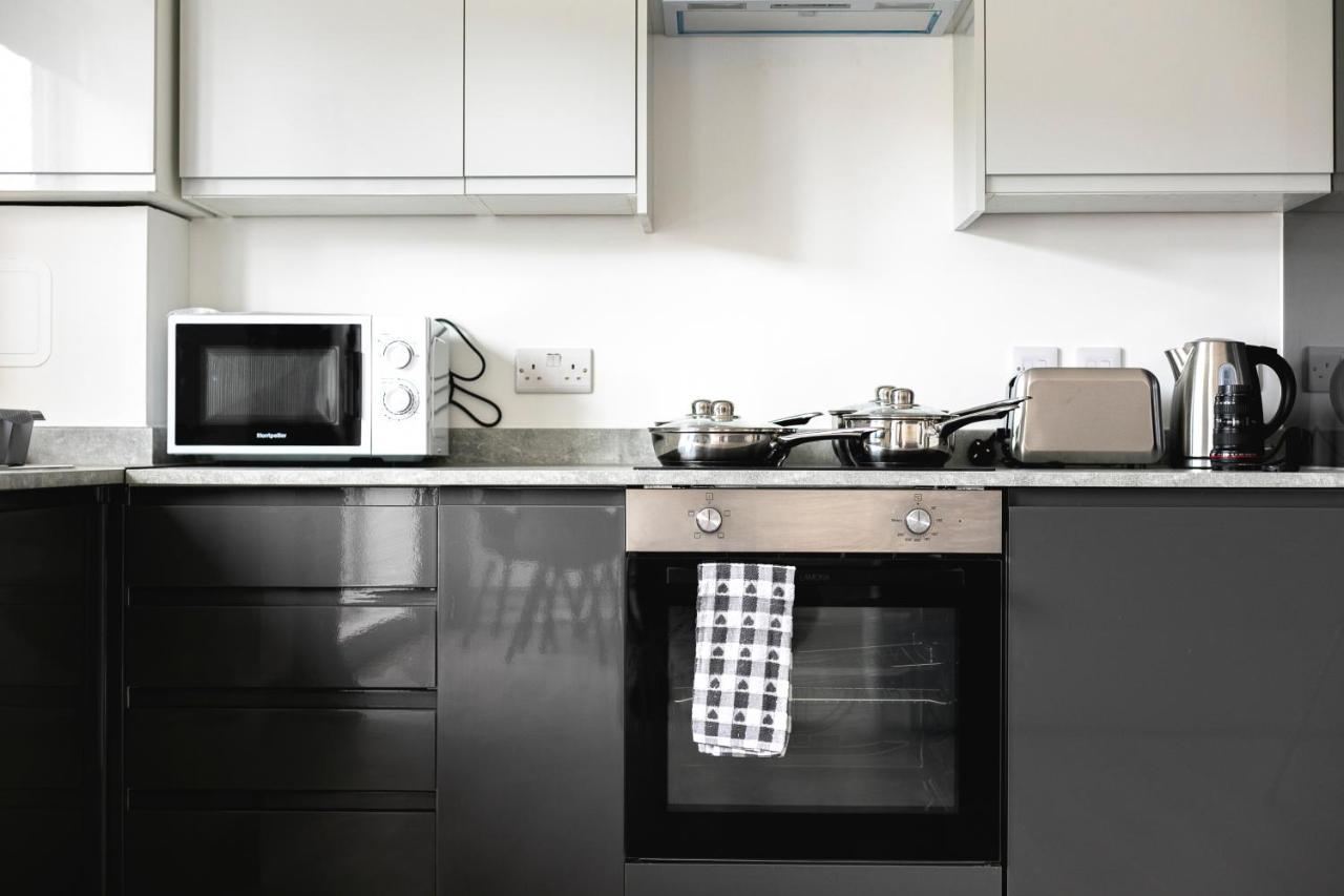 Skyvillion - London Enfield Chase Apartments With Parking & Wifi Esterno foto