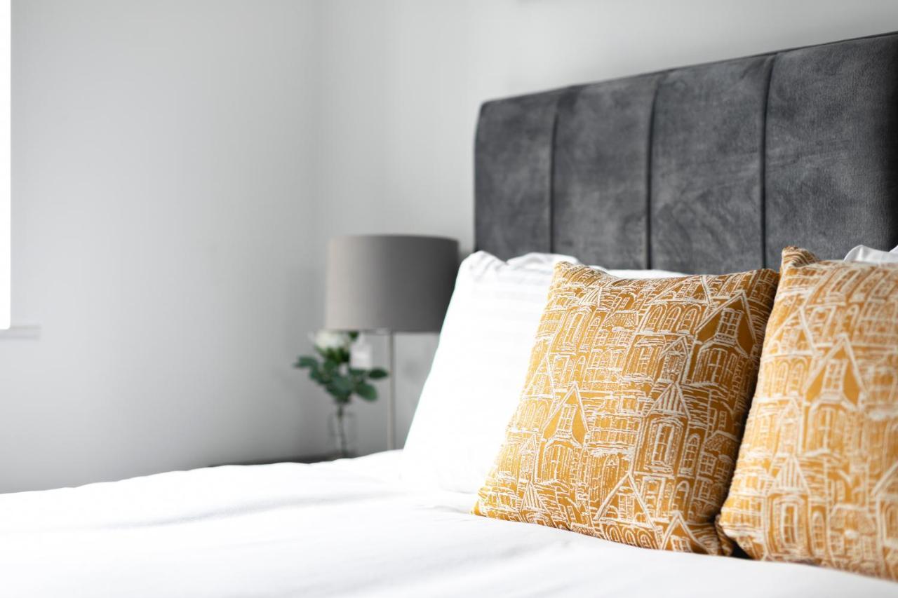 Skyvillion - London Enfield Chase Apartments With Parking & Wifi Esterno foto