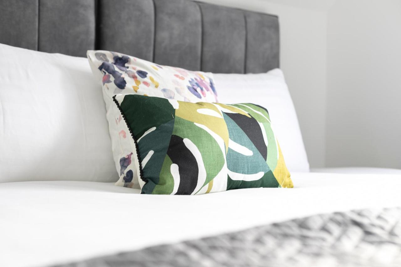 Skyvillion - London Enfield Chase Apartments With Parking & Wifi Esterno foto