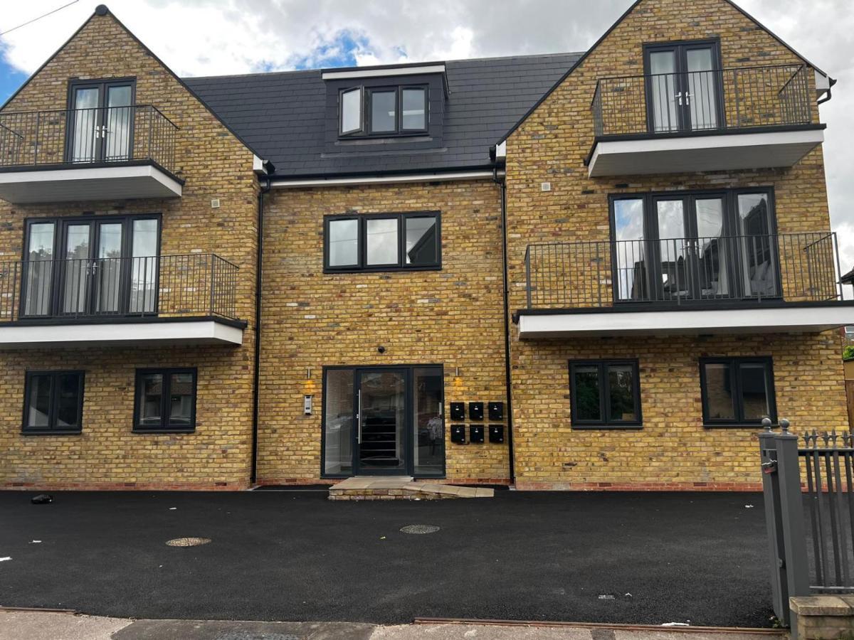 Skyvillion - London Enfield Chase Apartments With Parking & Wifi Esterno foto